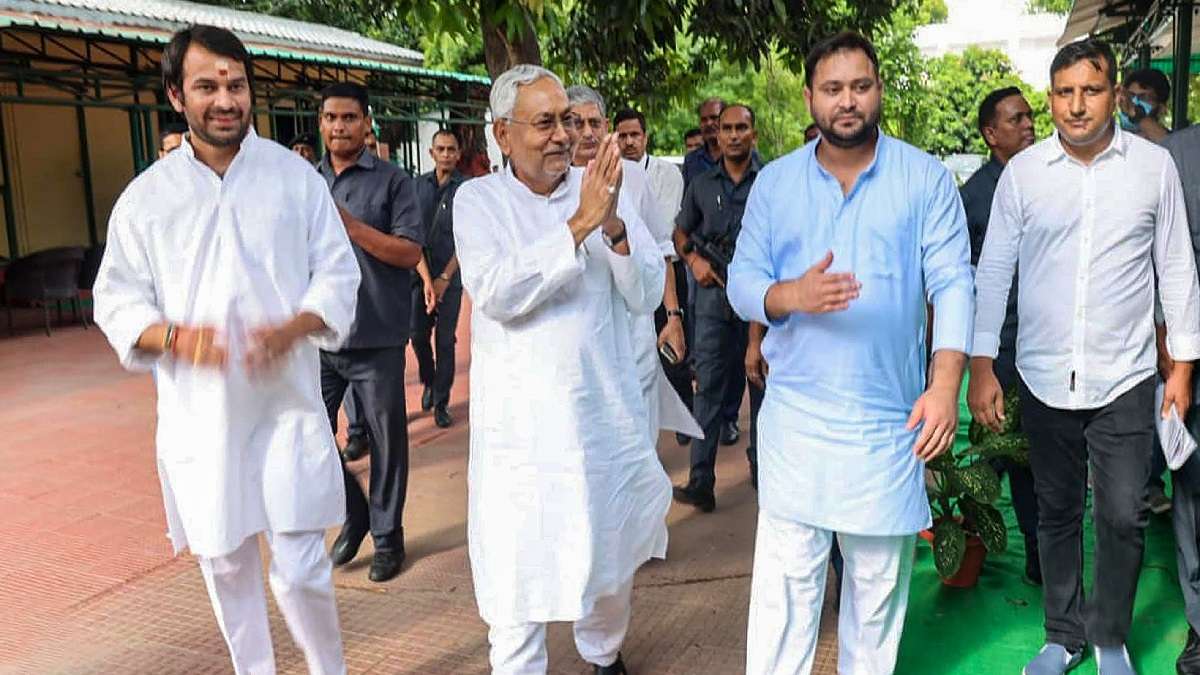 Tejashwi Yadav Criticizes Nitish Kumar's Return to NDA: Political Storm in Bihar